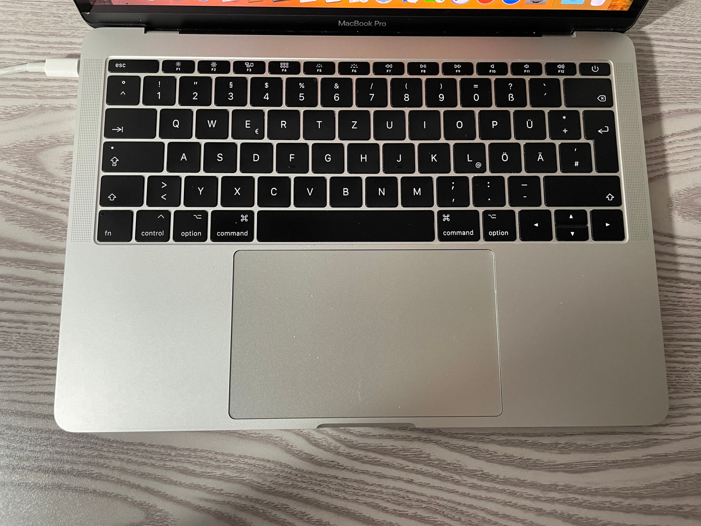 MacBook Pro (2017) [13,3", Intel Core i5 2,3GHz, 8GB RAM, 128GB SSD, Intel Iris Plus Graphics 640, macOS] Argento