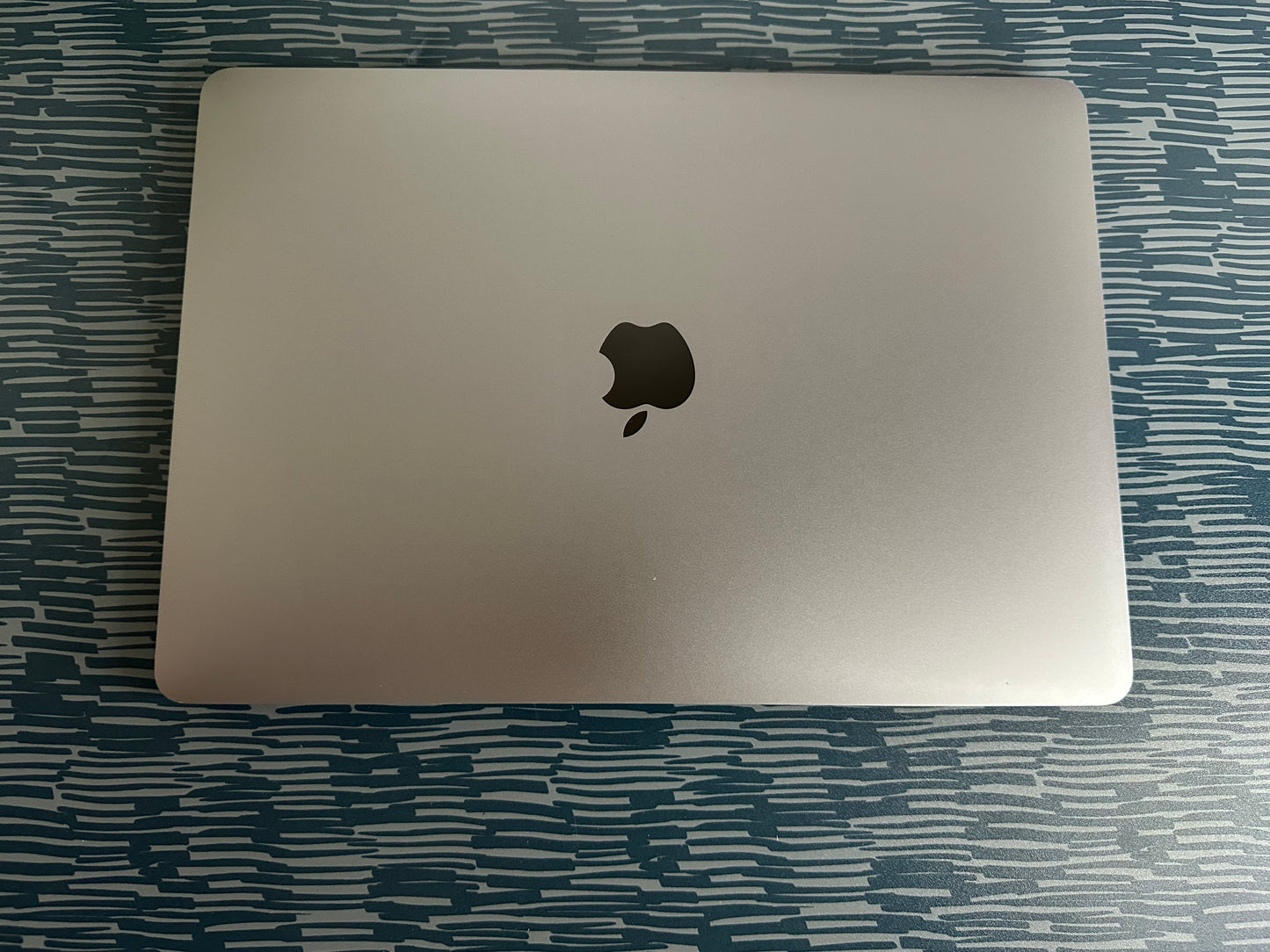 MacBook Pro (2018) [13,3", Touch Bar, Intel Core i5 2,3GHz, 8GB RAM, 256GB SSD, Intel Iris Plus Graphics 655, macOS] grigio