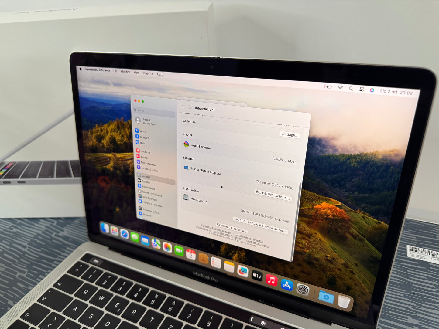 MacBook Pro (2019) [13,3", Touch Bar, Intel Core i5 2,4GHz, 16GB RAM, 512GB SSD, Intel Iris Plus Graphics 655, Mac OS X] argento
