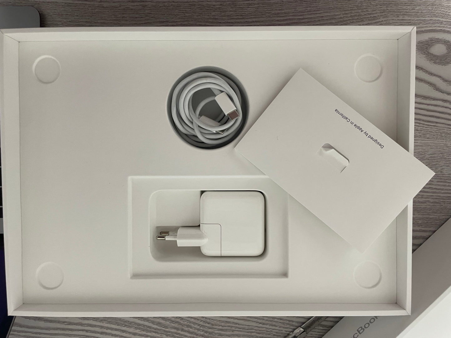 MacBook Air (Mid 2019) [13,3", Retina, Intel Core i5 1,6GHz, 8GB RAM, 512GB SSD, Intel UHD Graphics 617, macOS] grigio