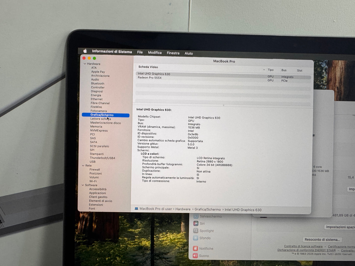 MacBook Pro (Mid 2018) [15,4", Touch Bar, Intel Core i7 2,2GHz, 16GB RAM, 512GB SSD, AMD Radeon Pro 555X, macOS] grigio