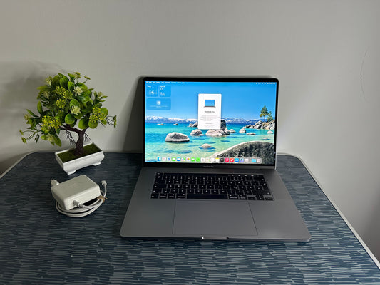 MacBook Pro (2019) [16", Touch Bar, Intel Core i7 2,6GHz, 32GB RAM, 1TB SSD, Intel UHD Graphics 630 + AMD Radeon Pro 5300M, macOS] Grigio