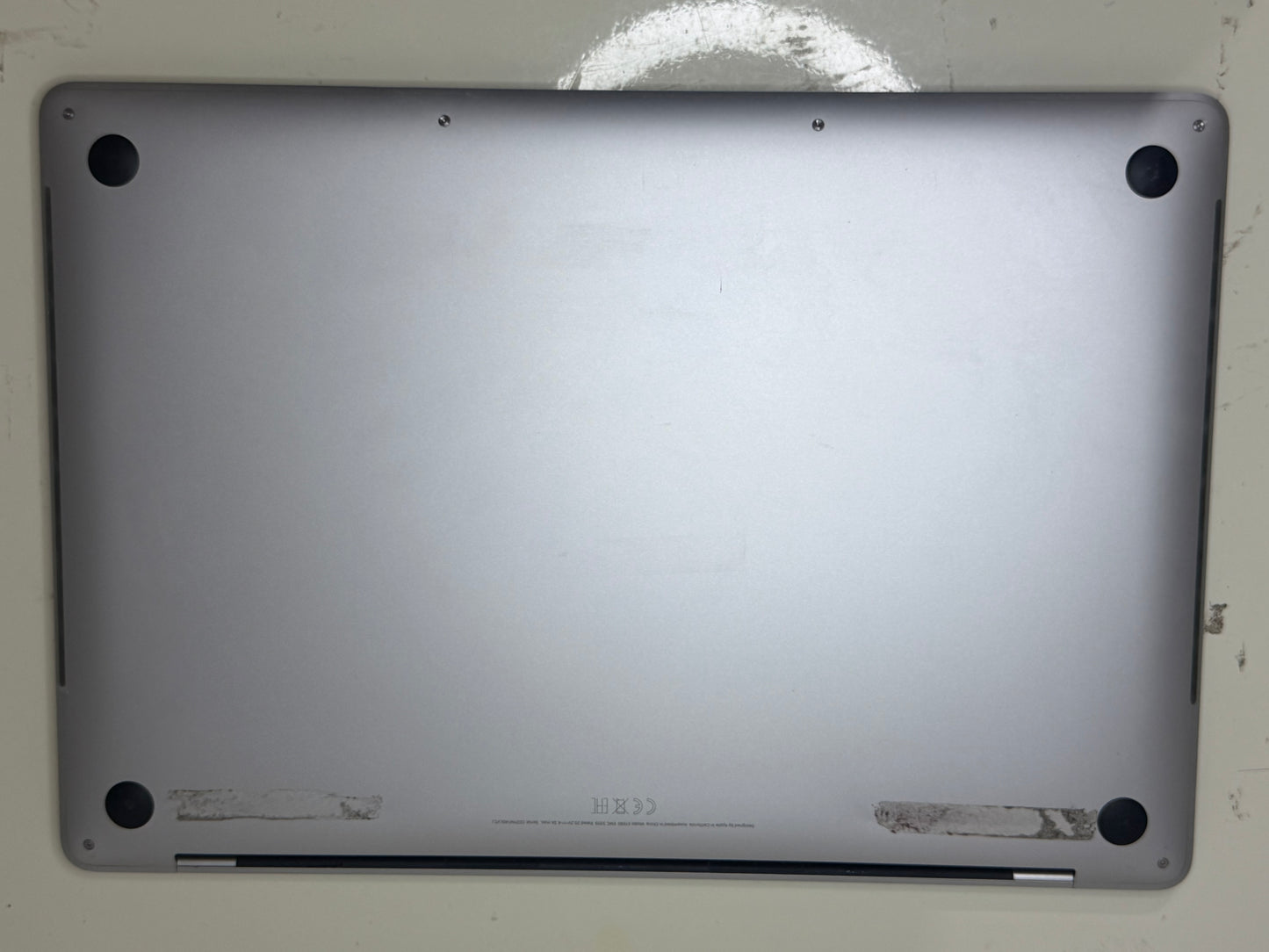 MacBook Pro (2019) [15,4", Touch Bar, Intel Core i9 2,3GHz, 16GB RAM, 512GB SSD, Intel UHD Graphics 630, Mac OS X] Grigio