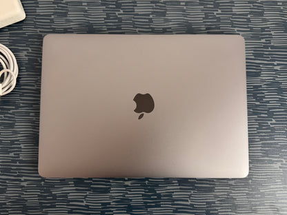 MacBook Pro (2020) [13,3", Touch Bar, Intel Core i5 1,4GHz, 8GB RAM, 256GB SSD, Intel Iris Plus Graphics645, macOS] argento