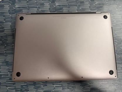 MacBook Pro (Mid 2018) [15,4", Touch Bar, Intel Core i7 2,2GHz, 16GB RAM, 512GB SSD, AMD Radeon Pro 555X, macOS] grigio
