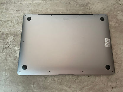 MacBook Air (2019) [13,3", Retina, Intel Core i5 1,6GHz, 8GB RAM, 256GB SSD, Intel UHD Graphics 617, macOS] argento