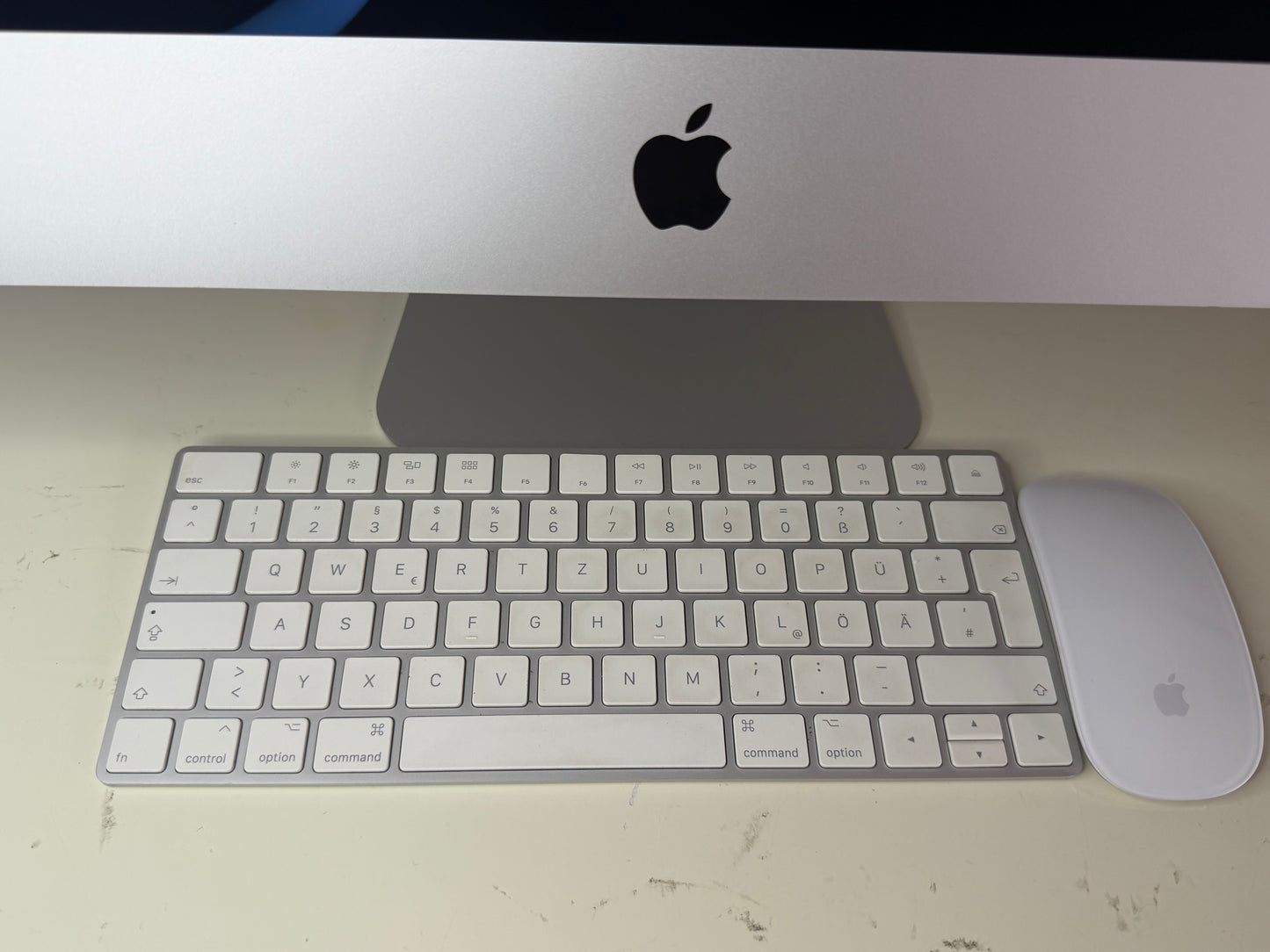 iMac (2019) [27", 5K, Retina, Intel Core i5 3,0GHz, 64GB RAM, 1TB Fusion Drive, AMD Radeon Pro 570X, macOS] argento