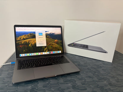 MacBook Pro (Mid 2018) [13,3", Touch Bar, Intel Core i5 2,3GHz, 8GB RAM, 256GB SSD, Intel Iris Plus Graphics 655, macOS] Grigio