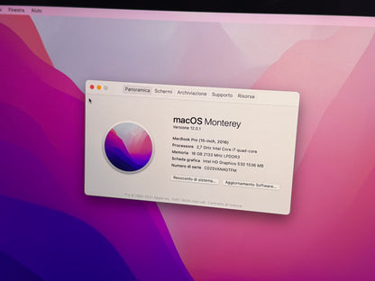 MacBook Pro (2016) [15,4", Touch Bar, Intel Core i7 2,6GHz, 16GB RAM, 512GB SSD, AMD Radeon Pro 455, macOS] grigio