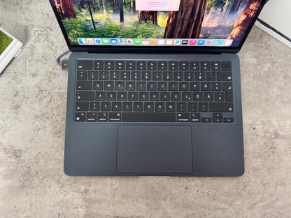 MacBook Air (2022) [13,6" Retina, M2 8 Core 3,2GHz, 8GB RAM, 256GB SSD, 8-CoreGPU, macOS] mezzanotte