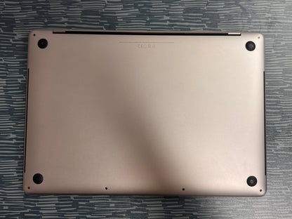 MacBook Pro (2016) [15,4", Touch Bar, Intel Core i7 2,6GHz, 16GB RAM, 512GB SSD, AMD Radeon Pro 455, macOS] grigio