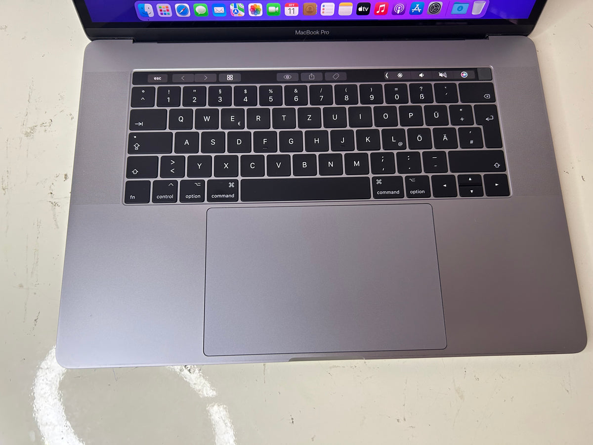 MacBook Pro (2016) [15,4", Touch Bar, Intel Core i7 2,7GHz, 16GB RAM, 1TB SSD, AMD Radeon Pro, macOS] Grigio