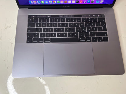 MacBook Pro (2016) [15,4", Touch Bar, Intel Core i7 2,7GHz, 16GB RAM, 1TB SSD, AMD Radeon Pro, macOS] Grigio