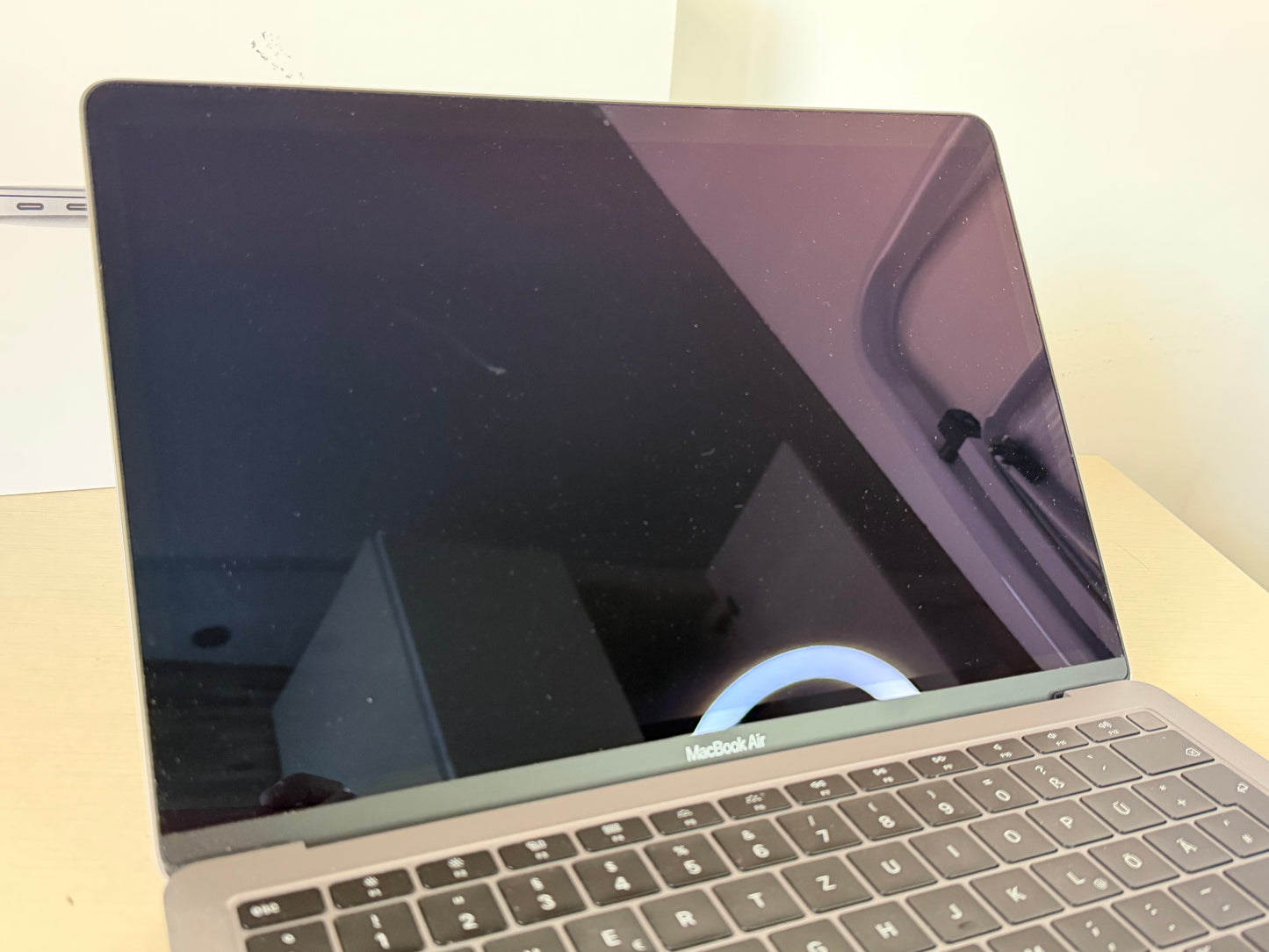 MacBook Air (Mid 2018) [13,3", Retina, Intel Core i5 1,6GHz, 8GB RAM, 128GB SSD, Intel UHD Graphics 617, macOS] Grigio