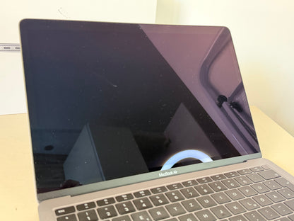 MacBook Air (Mid 2018) [13,3", Retina, Intel Core i5 1,6GHz, 8GB RAM, 128GB SSD, Intel UHD Graphics 617, macOS] Grigio