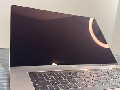 MacBook Pro (2016) [15,4", Touch Bar, Intel Core i7 2,6GHz, 16GB RAM, 512GB SSD, AMD Radeon Pro 455, macOS] grigio