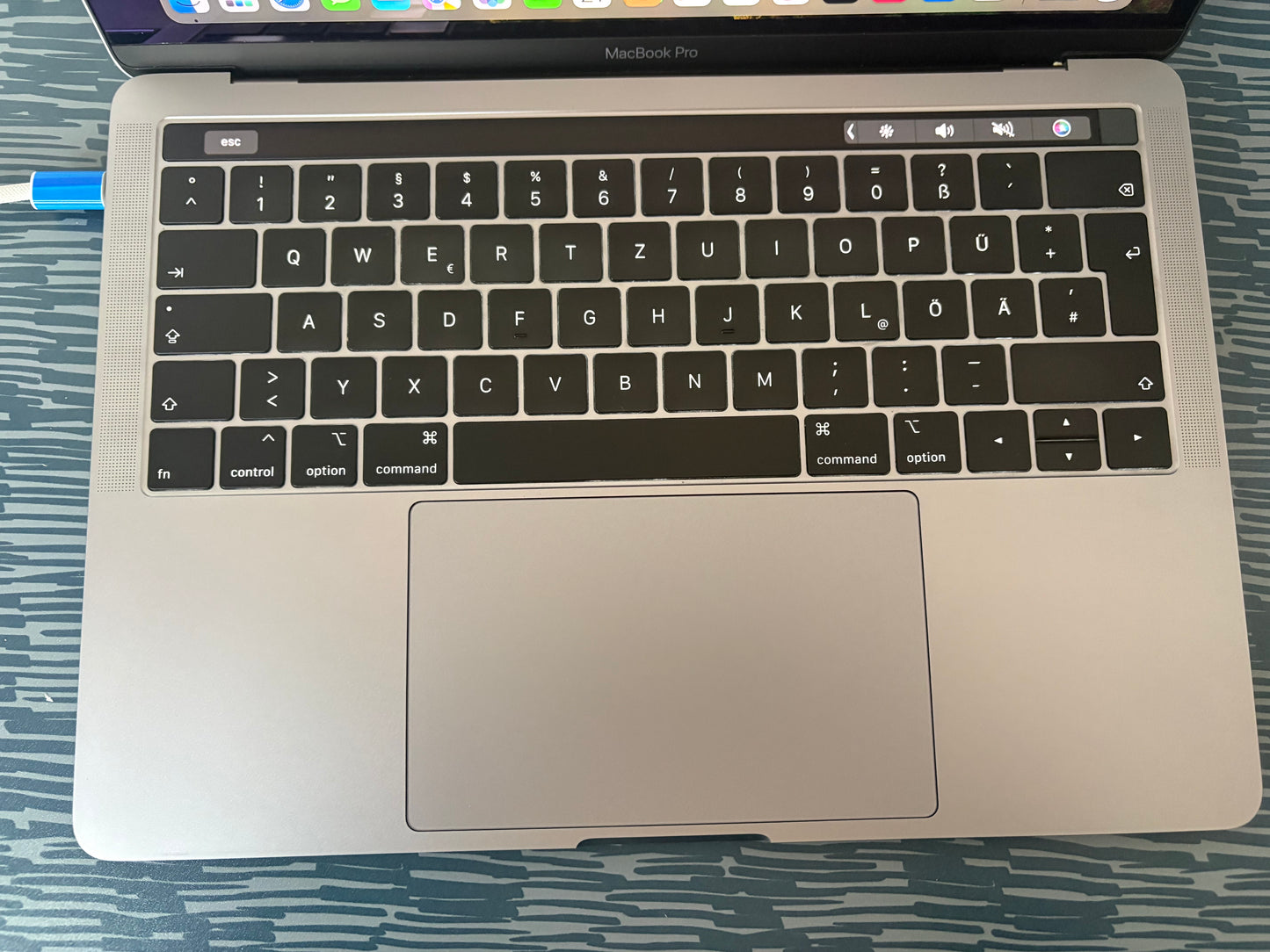 MacBook Pro (Mid 2018) [13,3", Touch Bar, Intel Core i5 2,3GHz, 8GB RAM, 256GB SSD, Intel Iris Plus Graphics 655, macOS] Grigio