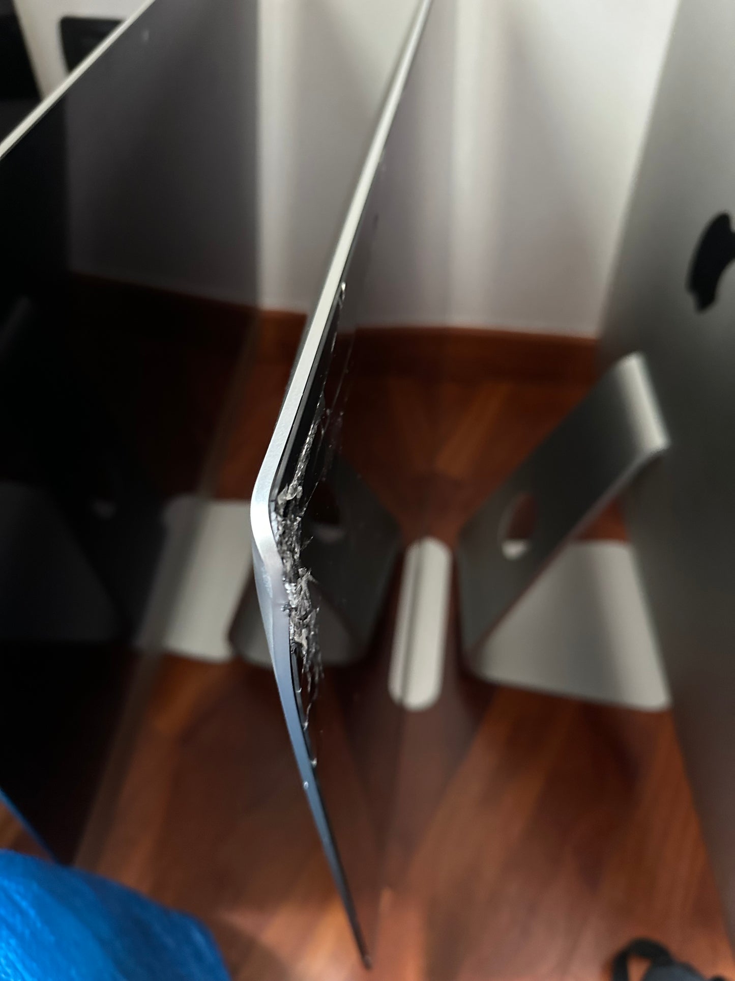 iMac (2017) [27", 5K Retina, Intel Core i5 3.8GHz, 64GB RAM, 2TB SSD, AMD Radeon PR0 580 8GB, macOS] argento