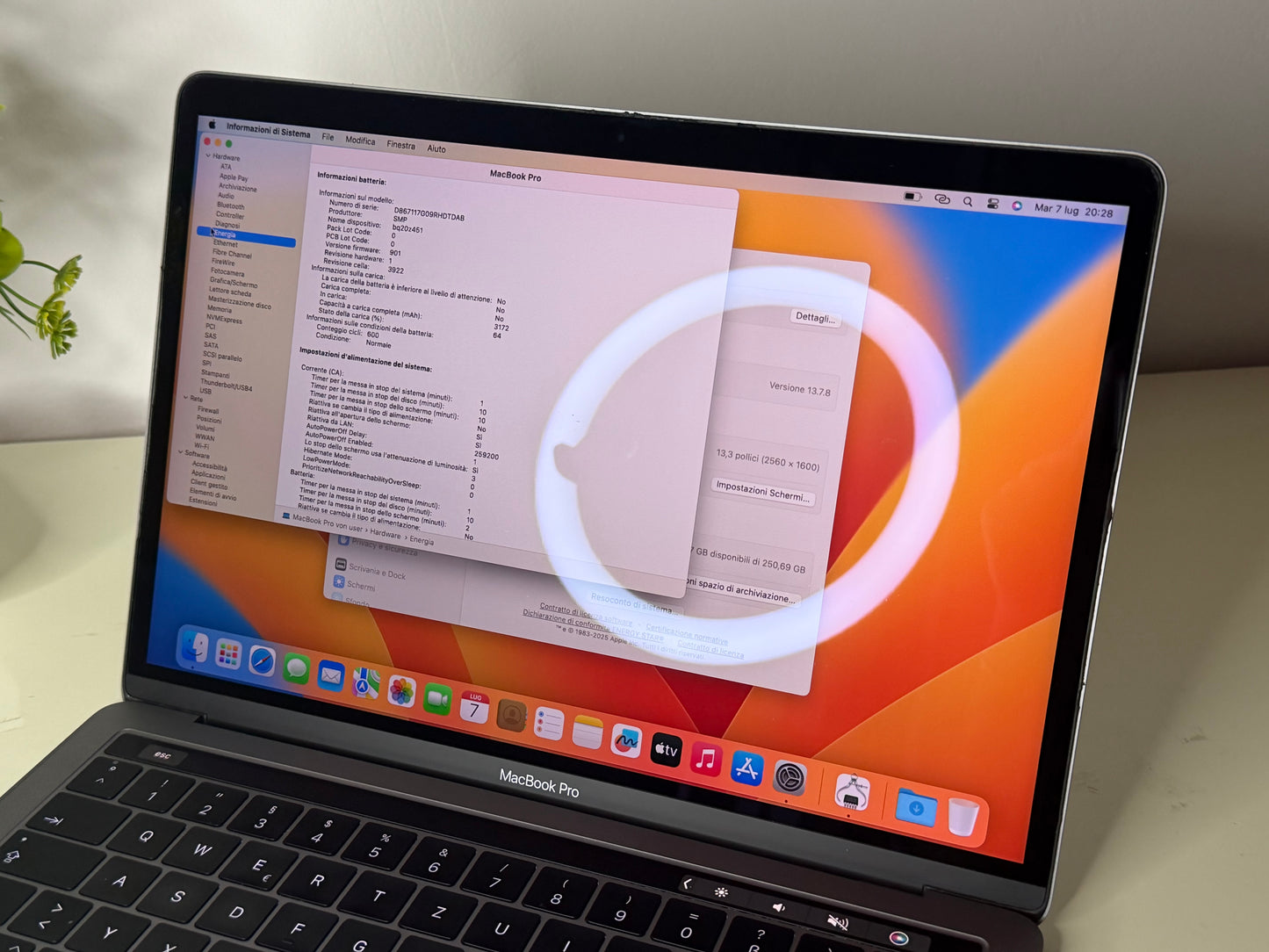 MacBook Pro (2017) [13,3", Touch Bar, Intel Core i5 3,1GHz, 8GB RAM, 256GB SSD, Intel Iris Plus Graphics 650, macOS] Grigio
