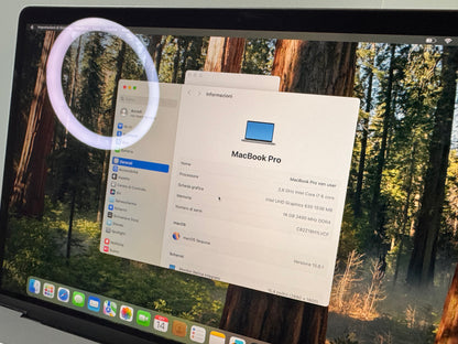 MacBook Pro (2019) [15,4", Retina, Touch Bar, Intel Core i7 2,6GHz, 16GB RAM, 256GB SSD, Intel UHD Graphics 630, AMD Radeon Pro 555X, Mac OS X] grigio