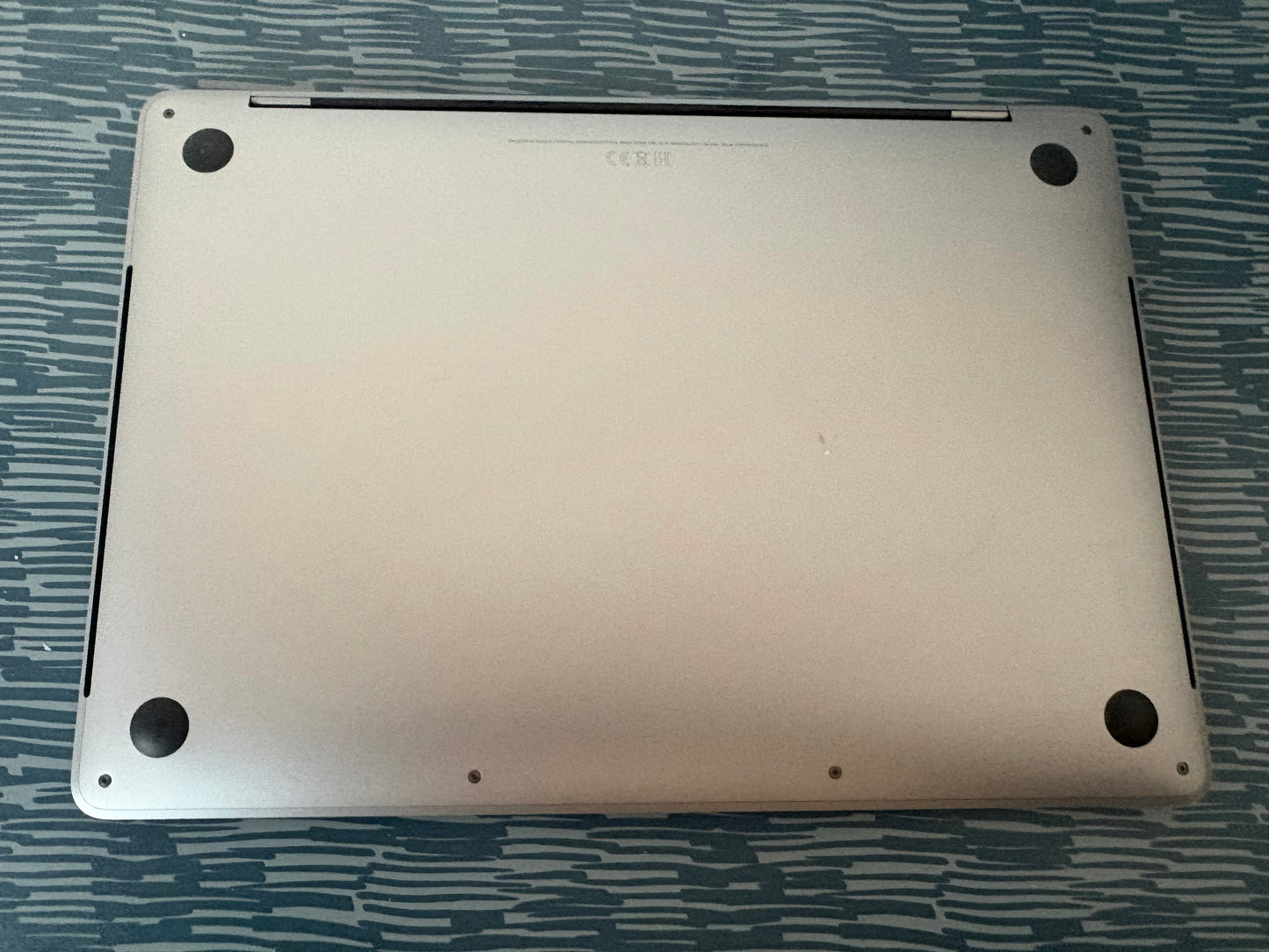 MacBook Pro (Mid 2018) [13,3", Touch Bar, Intel Core i5 2,3GHz, 8GB RAM, 256GB SSD, Intel Iris Plus Graphics 655, macOS] Grigio