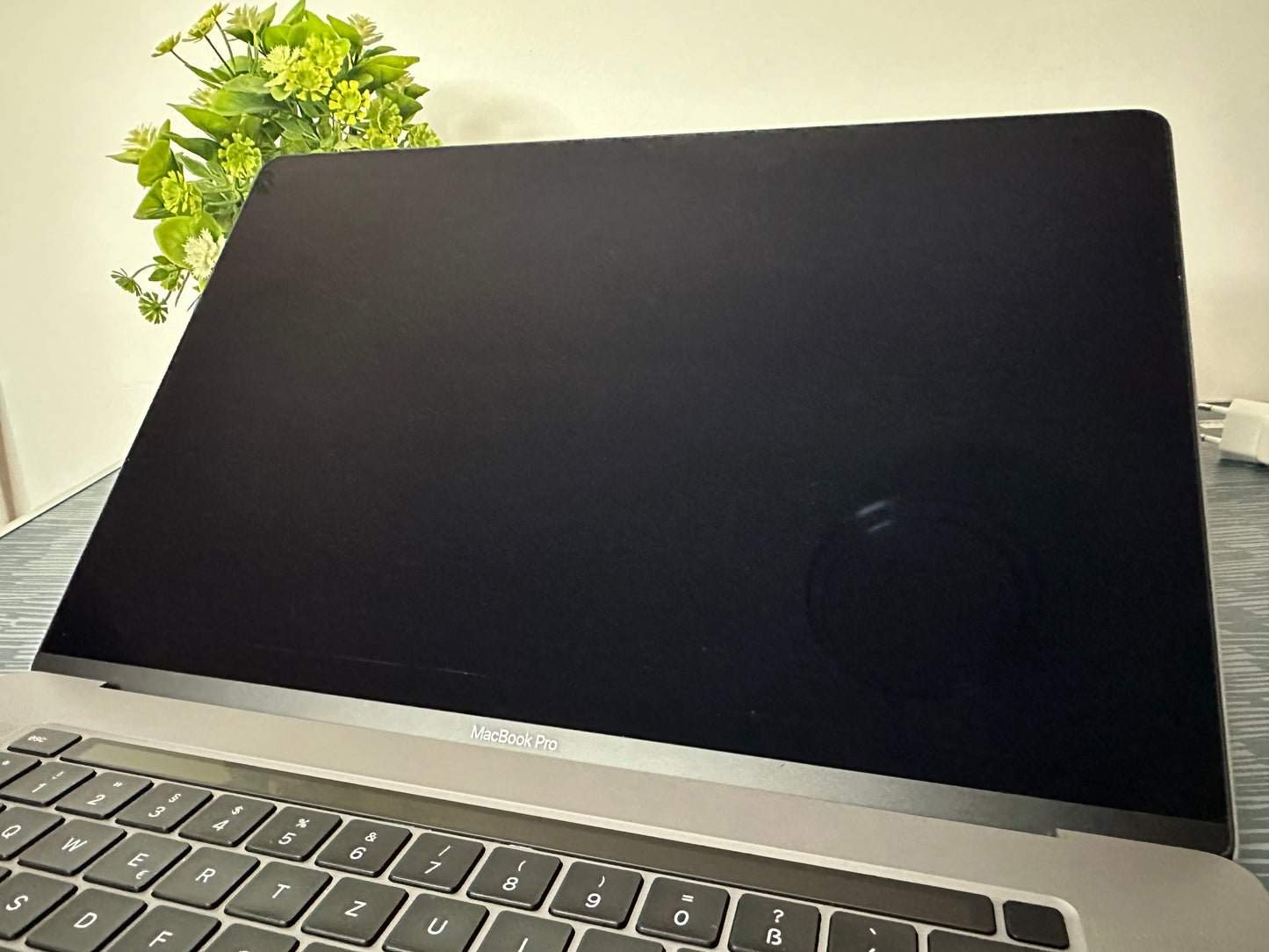 MacBook Pro (2019) [16", Touch Bar, Intel Core i9 2,3GHz, 16GB RAM, 1TB SSD, AMD Radeon Pro 5500M, Mac OS X] grigio