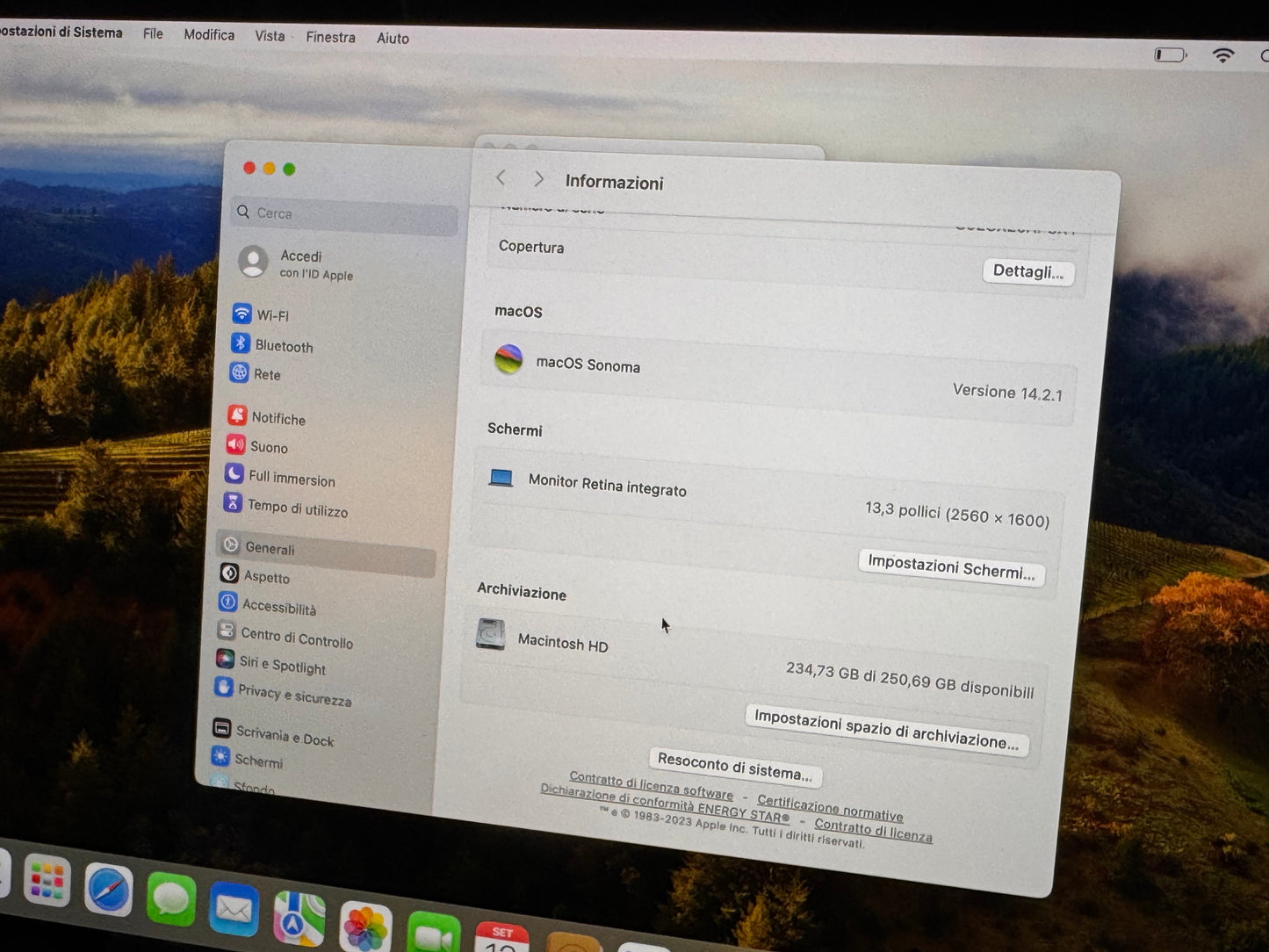 MacBook Pro (2020) [13,3", Touch Bar, Intel Core i5 1,4GHz, 8GB RAM, 256GB SSD, Intel Iris Plus Graphics645, macOS] argento