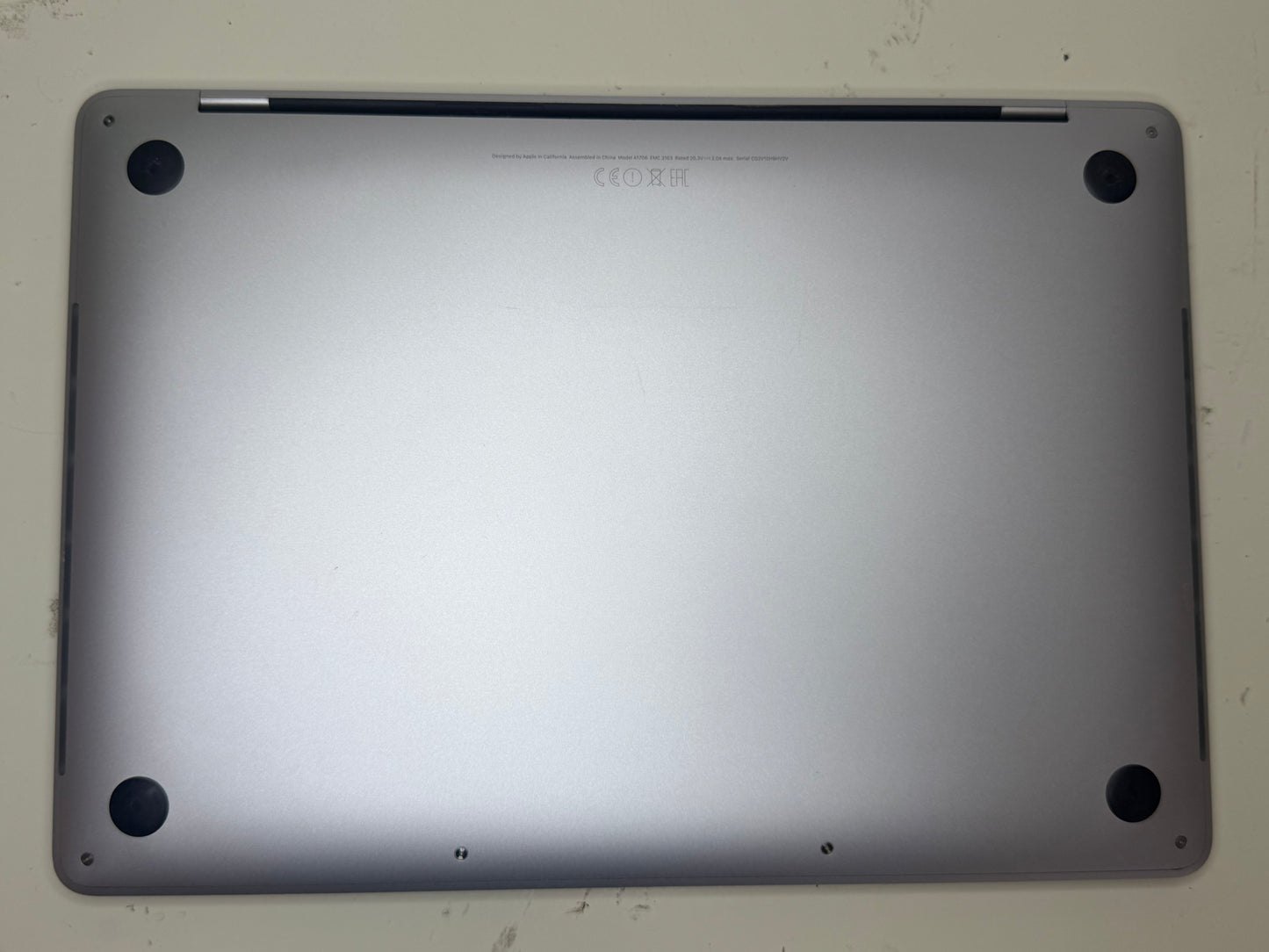 MacBook Pro (2017) [13,3", Retina, Touch Bar, Intel Core i5 3,1GHz, 16GB RAM, 512GB SSD, Intel Iris Plus Graphics 650, macOS] argento