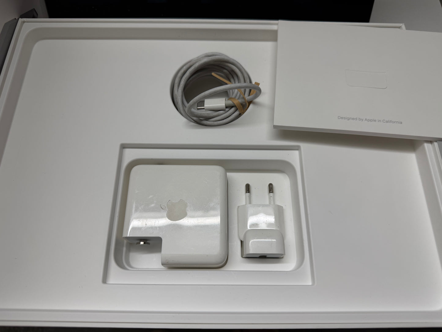 MacBook Pro (2017) [13,3", Intel Core i5 3,1GHz 16GB RAM, 256GB SSD, Intel Iris Plus Graphics 640, macOS] Grigio