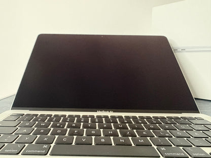 MacBook Air M1 (Late 2020) [13,3", Retina, Apple M1, 8GB RAM, 256GB SSD, Apple 7 Core, macOS] argento