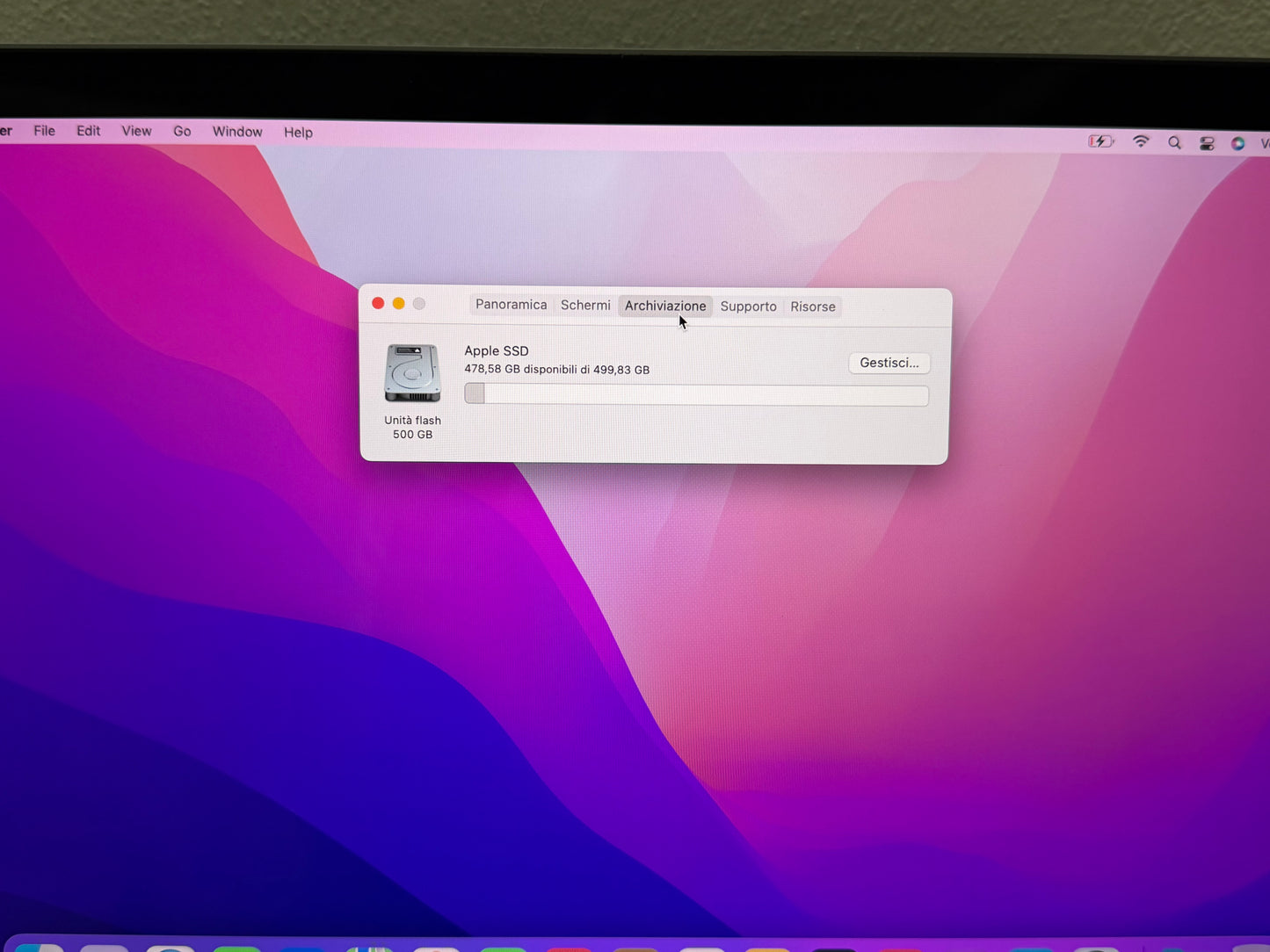 MacBook Pro (2016) [15,4", Touch Bar, Intel Core i7 2,6GHz, 16GB RAM, 512GB SSD, AMD Radeon Pro, macOS] Grigio