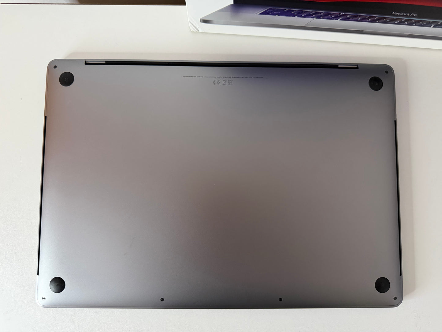 MacBook Pro (2019) [16", Touch Bar, Intel Core i7 2,6GHz, 16GB RAM, 512GB SSD, Intel UHD Graphics 630 + AMD Radeon Pro 5300M, Mac OS] grigio