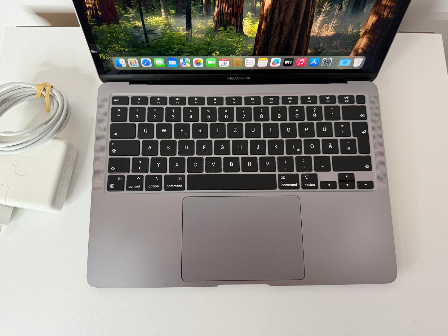 MacBook Air M1 (2020) [13,3", Retina, Apple M1, 16GB RAM, 256GB SSD, Apple 7 Core, macOS] argento
