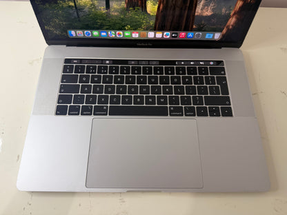 MacBook Pro (2019) [15,4", Touch Bar, Intel Core i9 2,3GHz, 16GB RAM, 512GB SSD, Intel UHD Graphics 630, Mac OS X] Grigio