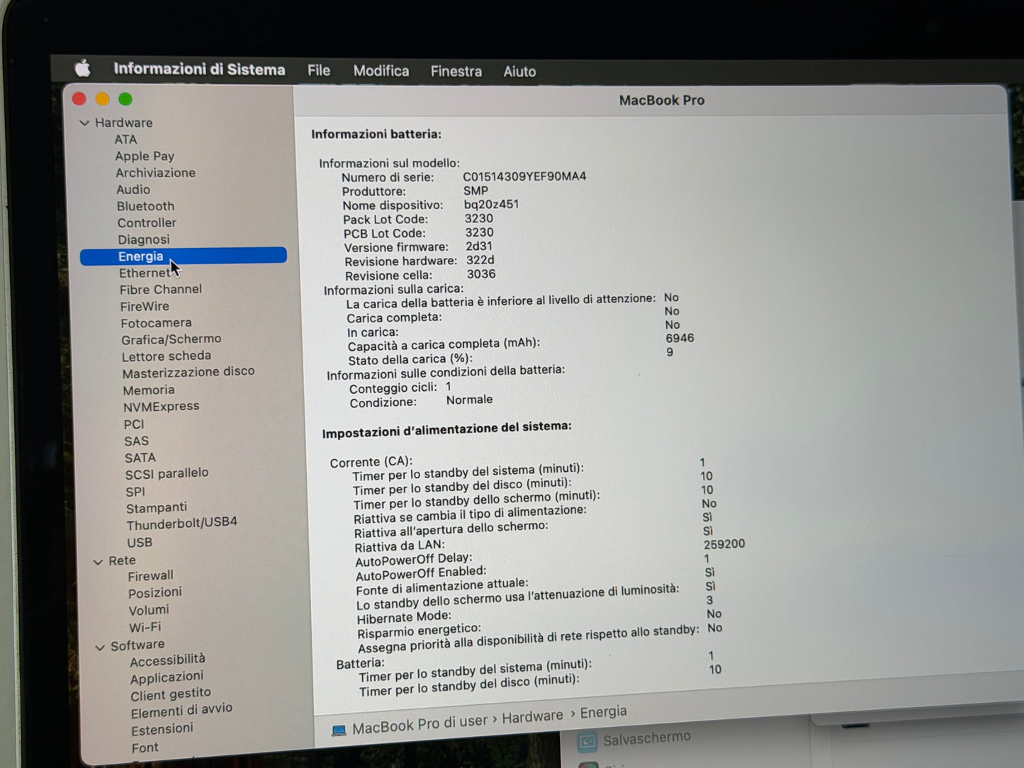 MacBook Pro (2019) [15,4", Intel Core i9 2,4GHz, 32GB RAM, 1TB SSD, Radeon Pro Vega 20, macOS] argento