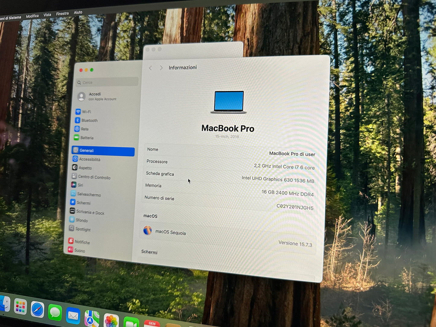 MacBook Pro (Mid 2018) [15,4", Touch Bar, Intel Core i7 2,2GHz, 16GB RAM, 512GB SSD, AMD Radeon Pro 555X, macOS] grigio