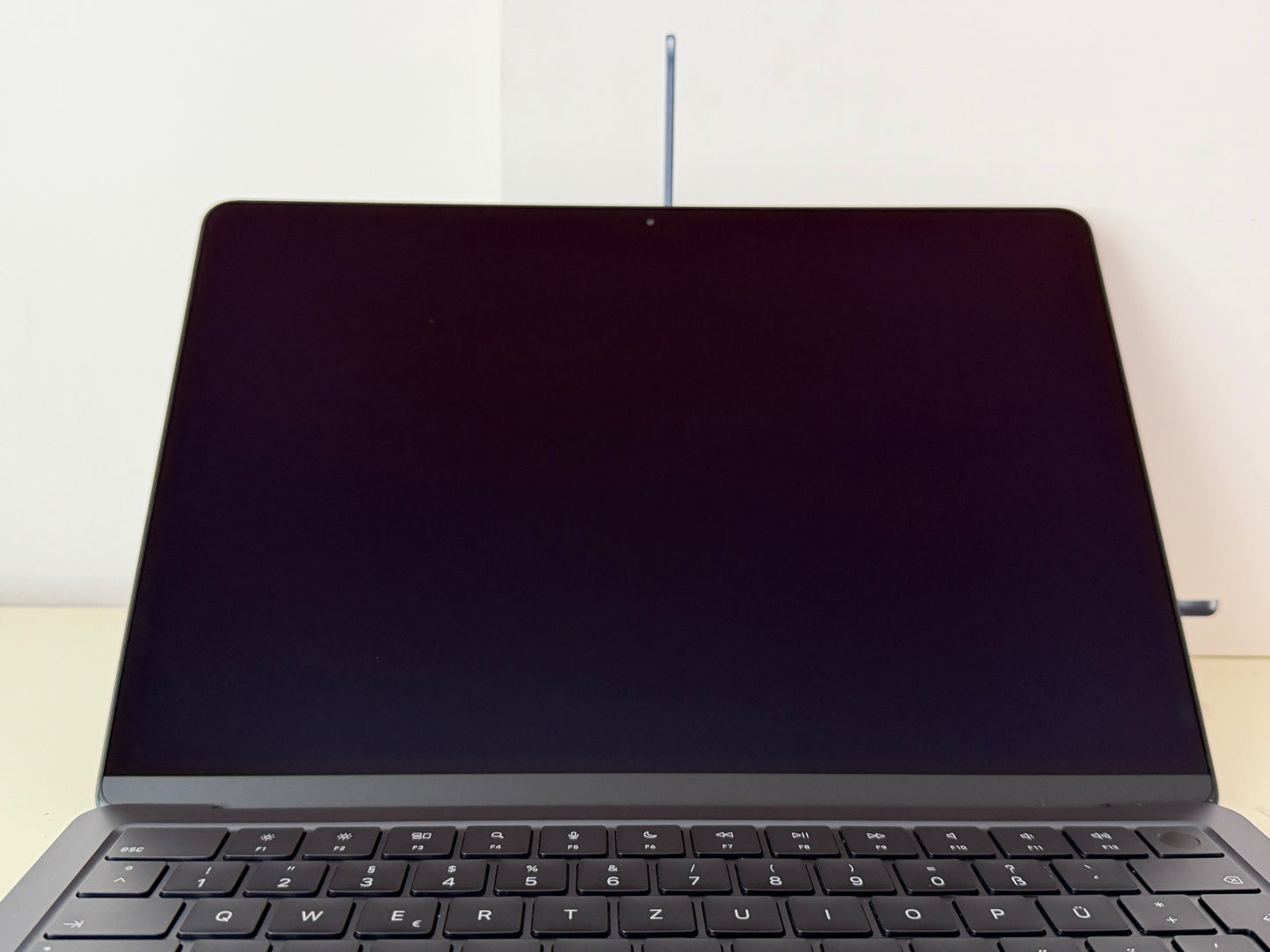 MacBook Air (2024) [13,6", M3 8-Core, 8GB RAM, 256GB SSD, 8-Core GPU, macOS] Mezzanotte