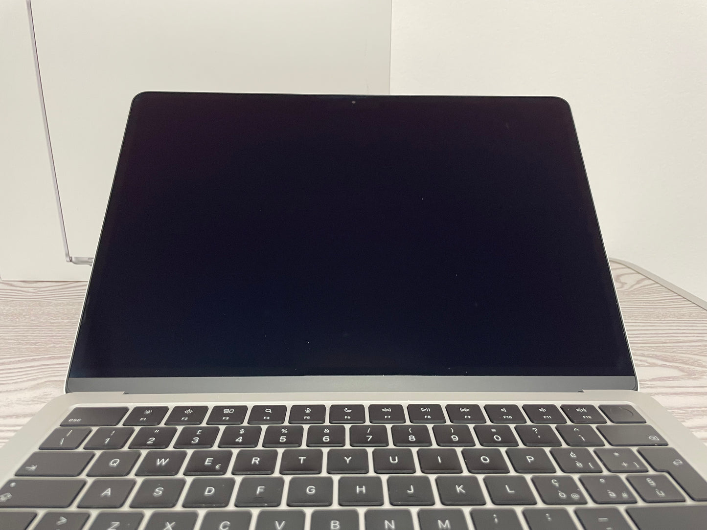 MacBook Air (2022) [13,6'', Liquid Retina, M2 8-Core 3,2GHz, 8GB RAM, 256GB SSD, 8-Core GPU, macOS] Argento