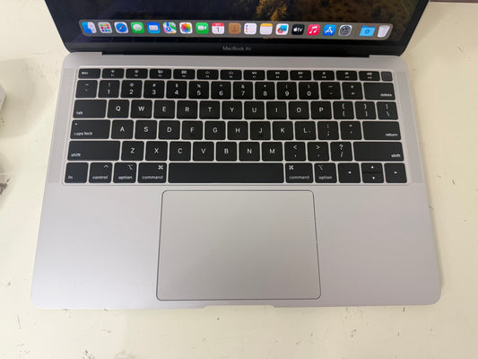 MacBook Air (2019) [13,3", Retina, Intel Core i5 1,6GHz, 8GB RAM, 128GB SSD, Intel UHD Graphics 617, macOS] Grigio