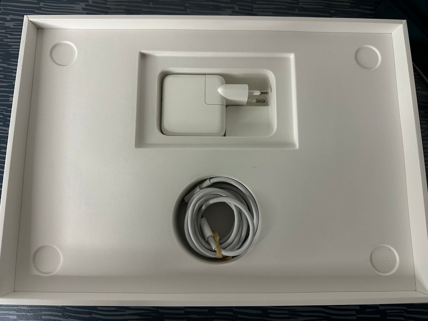 MacBook Air (2020) [13,3", Retina, Intel Core i3 1,1GHz, 8GB RAM, 256GB SSD, Intel Iris Plus Graphics, macOS] grigio