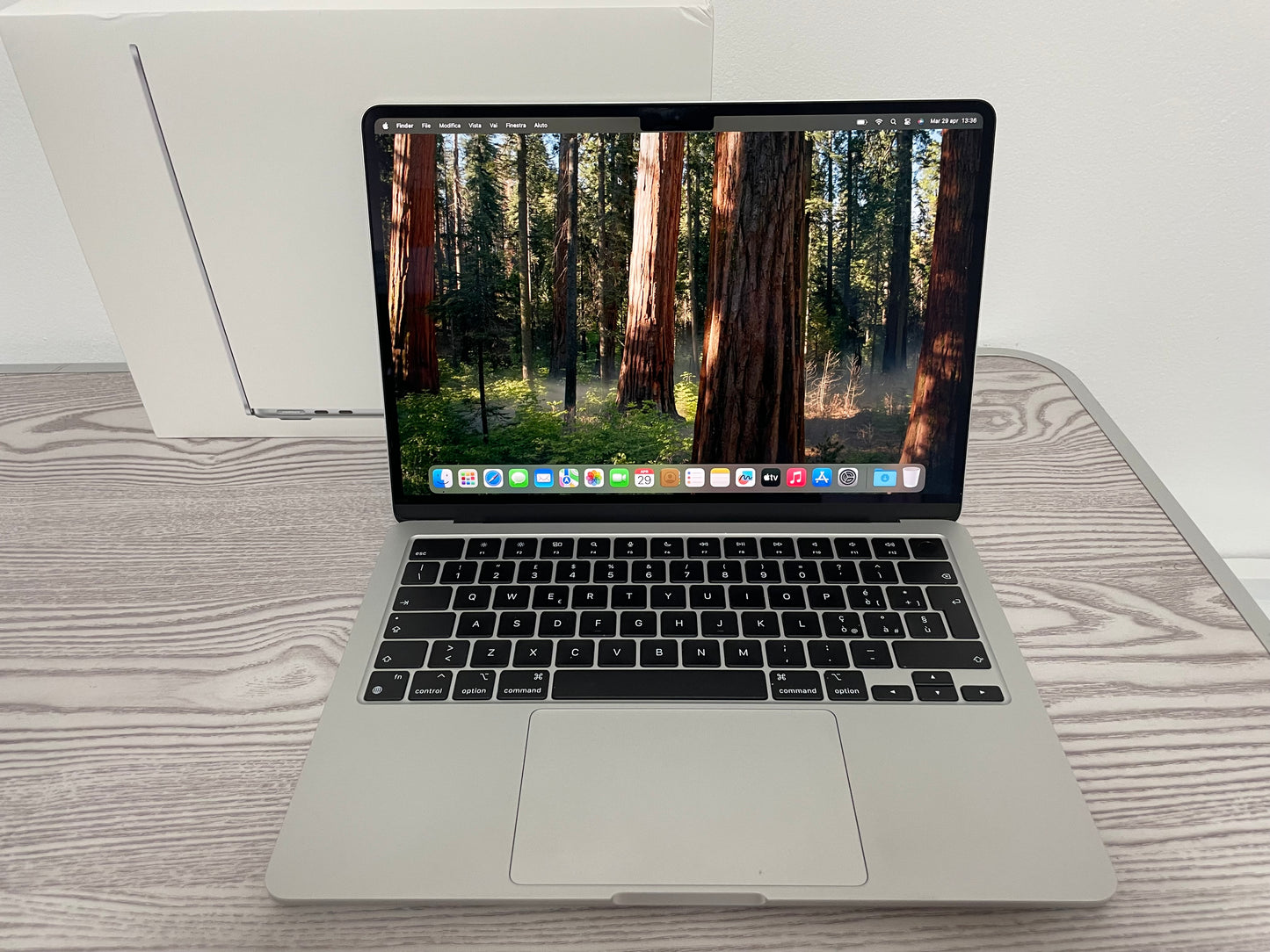 MacBook Air (2022) [13,6'', Liquid Retina, M2 8-Core 3,2GHz, 8GB RAM, 256GB SSD, 8-Core GPU, macOS] Argento