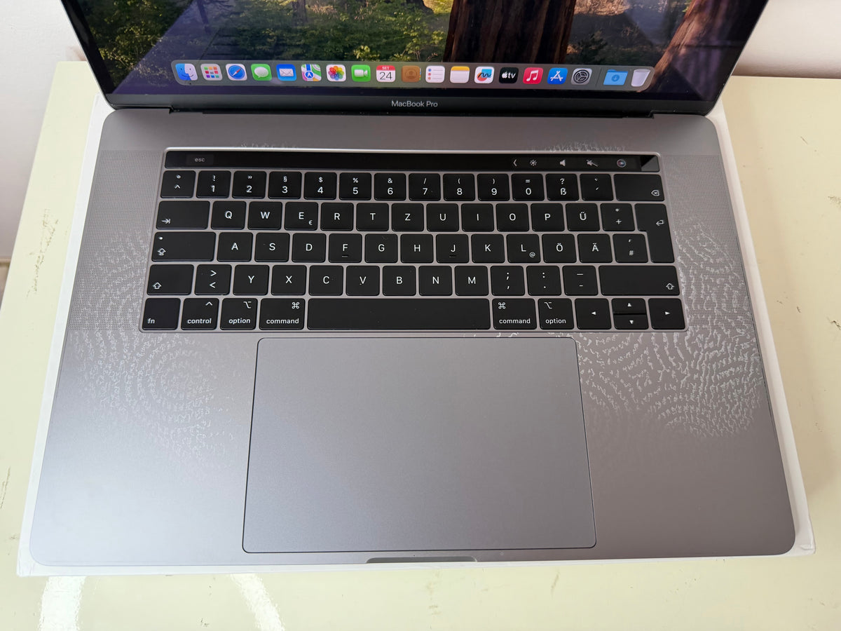 MacBook Pro (2018) [15,4", Touch Bar, Intel Core i7 2,6GHz, 32GB RAM, 1TB SSD, AMD Radeon Pro 560X, macOS] grigio
