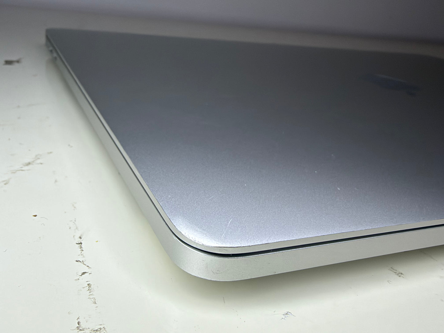 MacBook Pro (2017) [13,3", Retina, Touch Bar, Intel Core i5 3,1GHz, 16GB RAM, 512GB SSD, Intel Iris Plus Graphics 650, macOS] argento