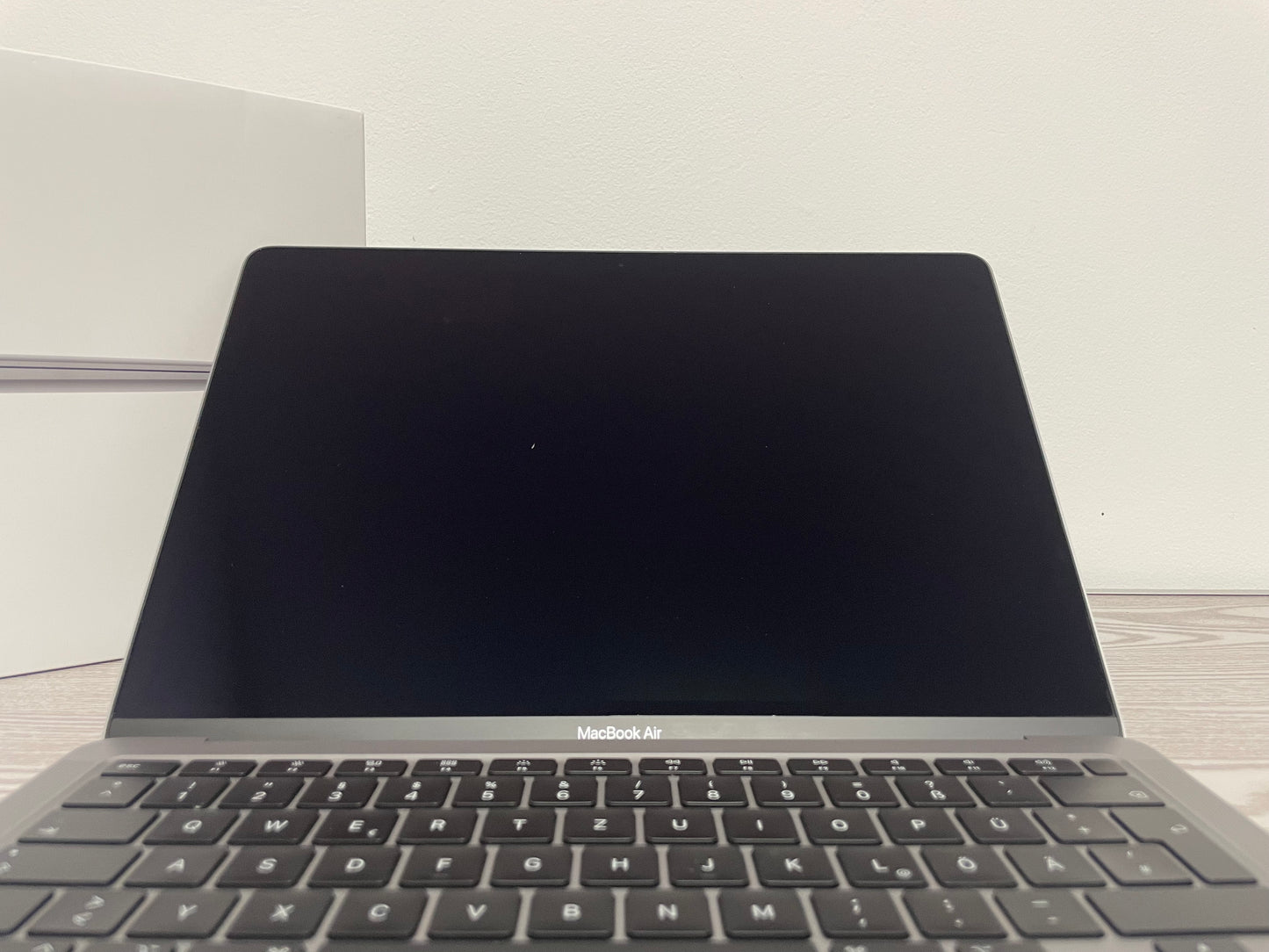 MacBook Air (2020) [13,3", Retina, Intel Core i5 1,1GHz, 8GB RAM, 256GB SSD, Intel Iris Plus Graphics, macOS] grigio
