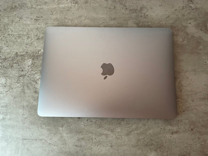 MacBook Pro (2018) [13,3", Touch Bar, Intel Core i7 2,7GHz, 16GB RAM, 512GB SSD, Intel Iris Graphics 655, macOS] grigio