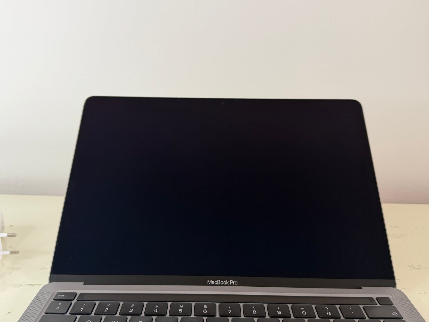 MacBook Pro (2020) M1 [13,3", Touch Bar, Apple M1 3,2GHz, 8GB RAM, 256GB SSD, Apple 8 Core, macOS] Grigio