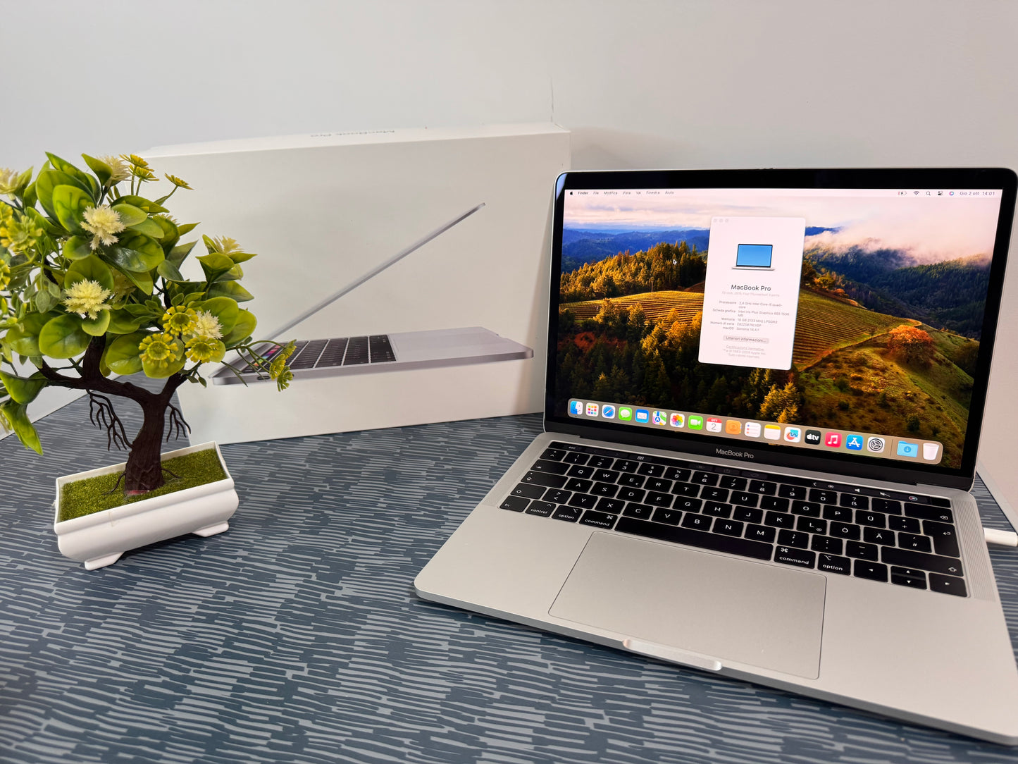 MacBook Pro (2019) [13,3", Touch Bar, Intel Core i5 2,4GHz, 16GB RAM, 512GB SSD, Intel Iris Plus Graphics 655, Mac OS X] argento
