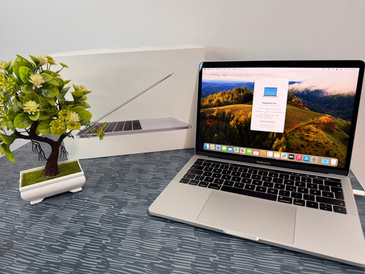 MacBook Pro (2019) [13,3", Touch Bar, Intel Core i5 2,4GHz, 16GB RAM, 512GB SSD, Intel Iris Plus Graphics 655, Mac OS X] argento