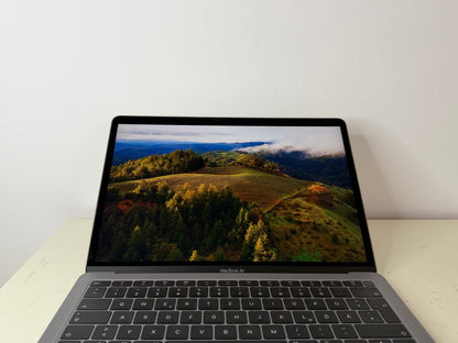 MacBook Air (2019) [13,3", Retina, Intel Core i5 1,6GHz, 8GB RAM, 128GB SSD, Intel UHD Graphics 617, macOS] Grigio