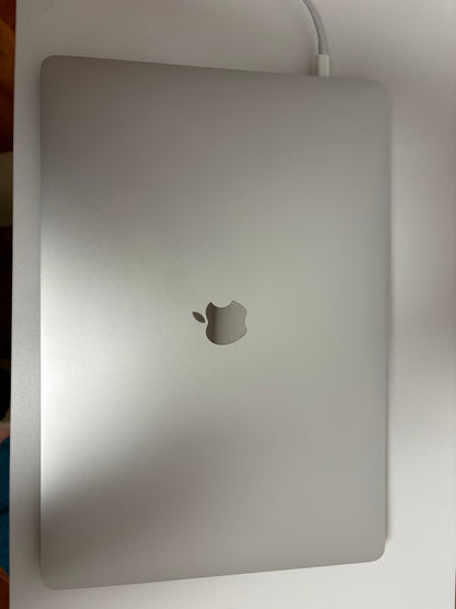 MacBook Pro (2019) [16", Touch Bar, Intel Core i7 2,6GHz, 16GB RAM, 512GB SSD, Intel UHD Graphics 630 + AMD Radeon Pro 5300M, Mac OS] argento